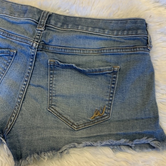 Express Cut Off Jean Shorts - Picture 6 of 13